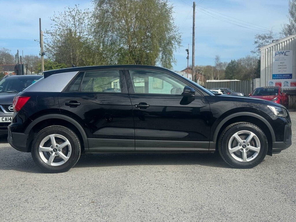 Audi Q2 1.0 Q2 Technik 30 Tfsi GX22WLJ Black #4