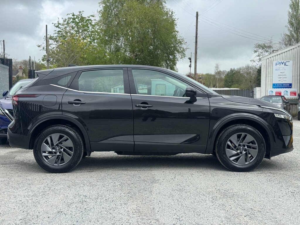 Nissan Qashqai 1.3 Qashqai Acenta Premium Dig-t Mhev DV24YMG Black #4