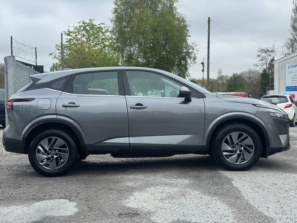 Nissan Qashqai 1.3 Qashqai Acenta Premium Dig-t Mhev DV22XAY Grey #4