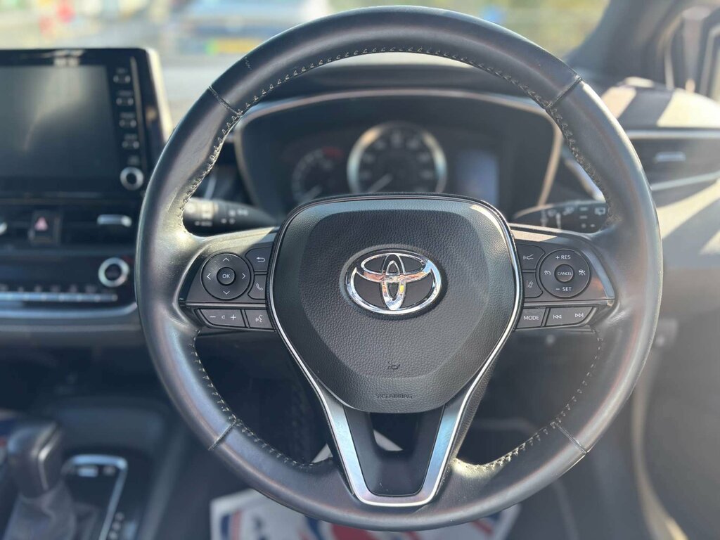 Toyota Corolla 1.8 Corolla Icon Hev Cvt FE20MVS White #5