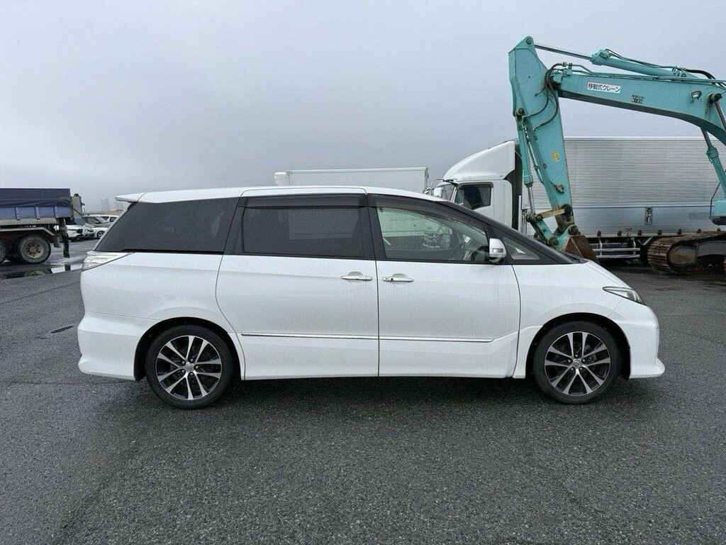 Toyota Estima 2.4 Aeras Premium Edition -7 Seater- Twin Power Do #4