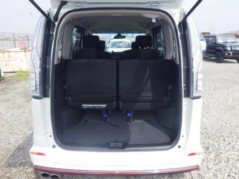 Nissan Serena Mpv White #15