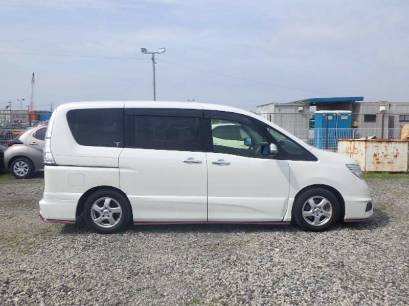 Nissan Serena 2.0 Highwaystar Special Edition-8 Seats-power Door  #4