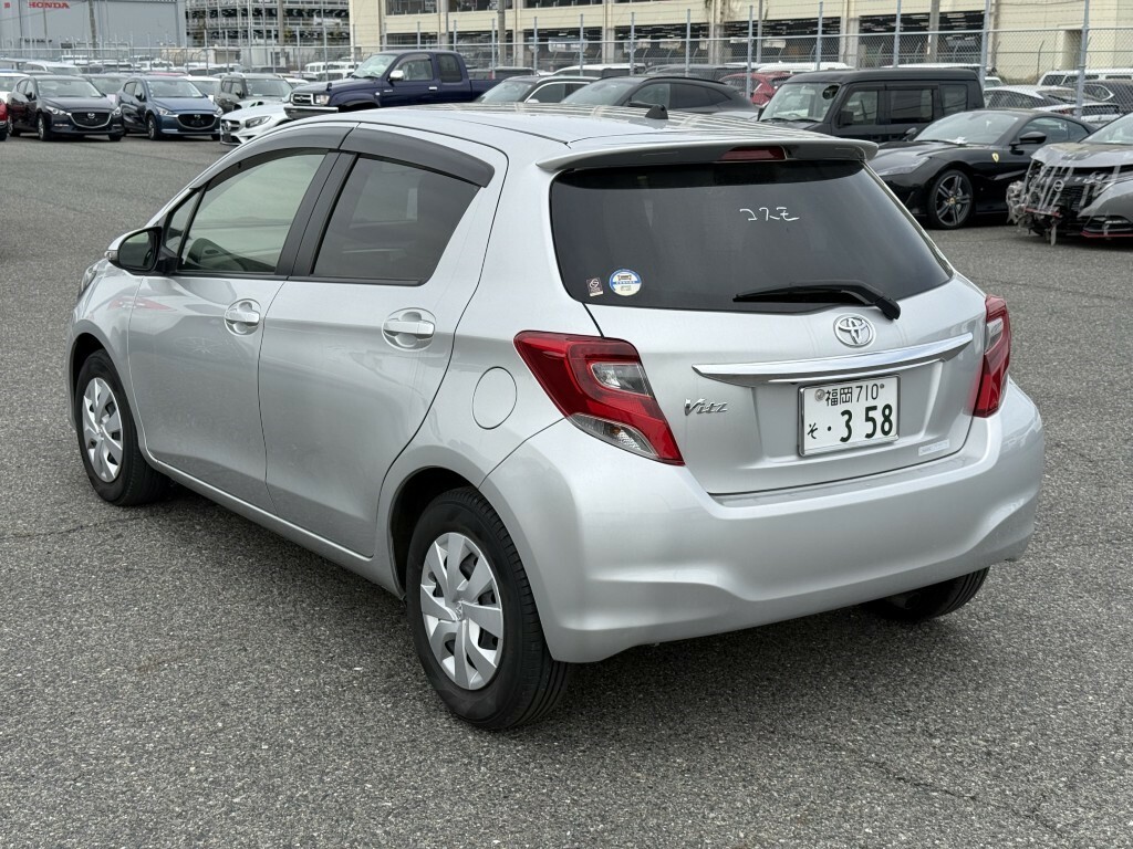 Toyota Vitz 1.3 F Vitz-low Mileage- Reverse Camera-  #6