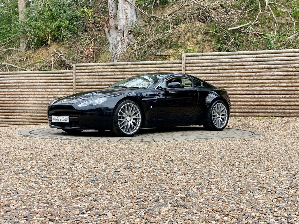Aston Martin Vantage Coupe Black