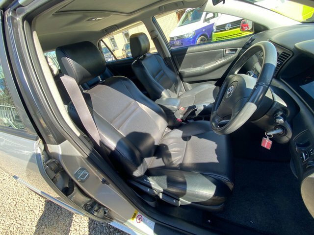 Toyota Corolla Hatchback 1.6 Vvt-i T3 200251 Black #30