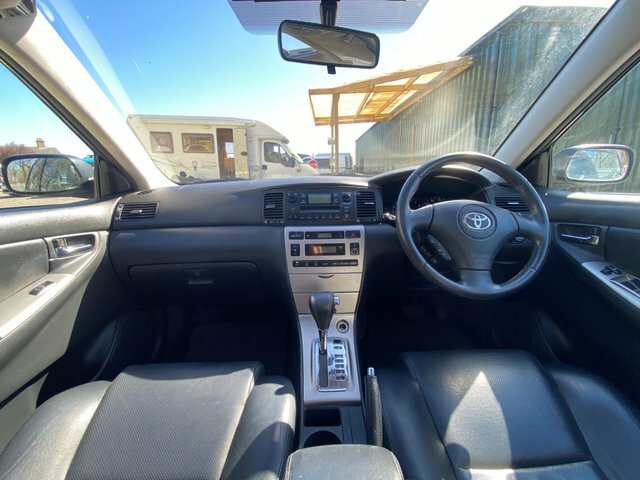 Toyota Corolla Hatchback 1.6 Vvt-i T3 200251 Black #41