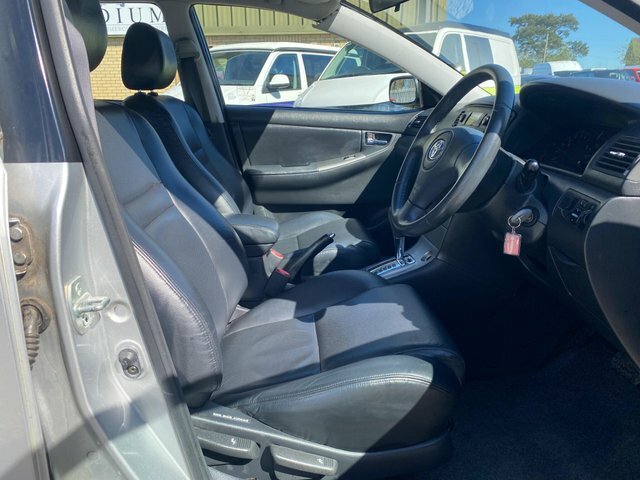 Toyota Corolla Hatchback 1.6 Vvt-i T3 200251 Black #5