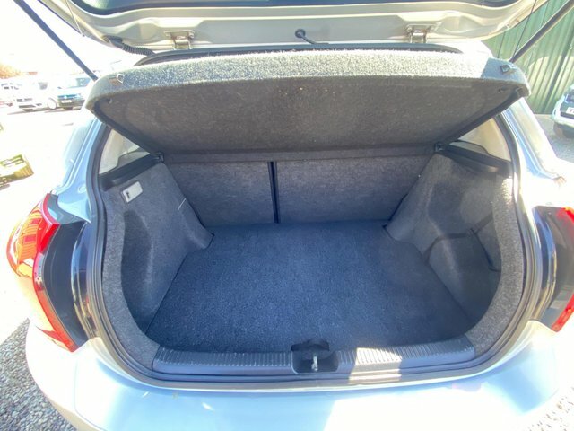 Toyota Corolla Hatchback 1.6 Vvt-i T3 200251 Black #13