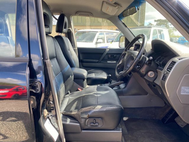 Mitsubishi Shogun 3.2 Di-d Warrior Black #5
