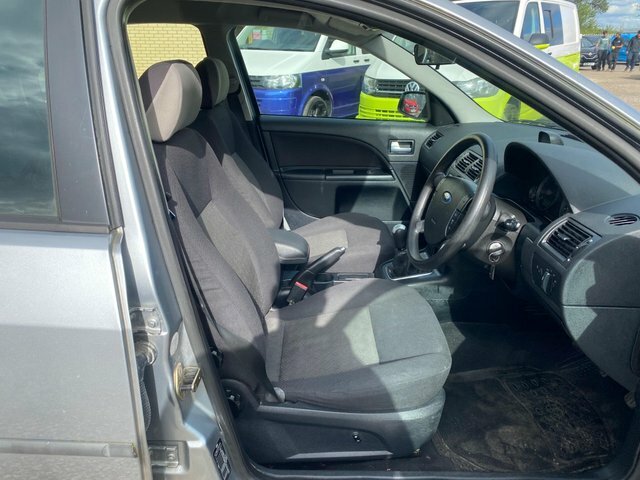 Ford Mondeo 2.0 LX Silver #5