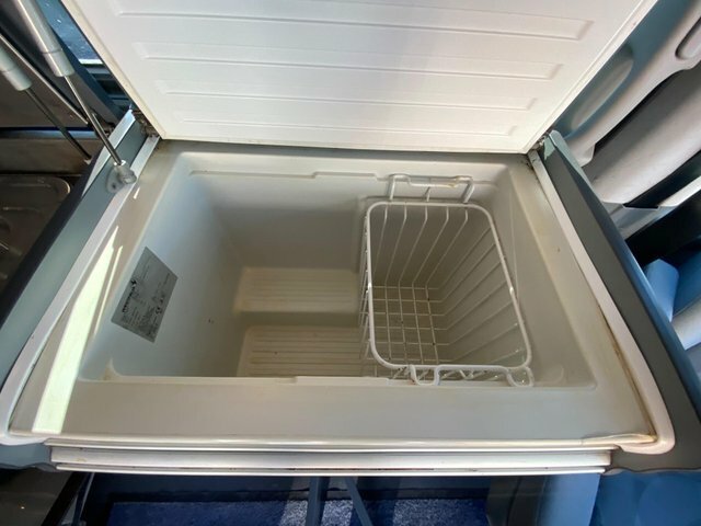 Mercedes-Benz Vito 109 2.1 Westfalia Popup-swivel-sink-hob-rr-oven Black #6