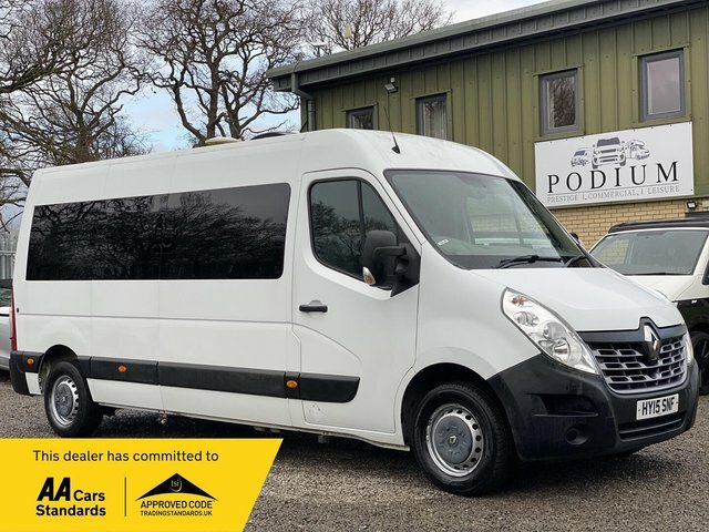 Renault Master 2.3 Camper Double Bedovenskylightstove White