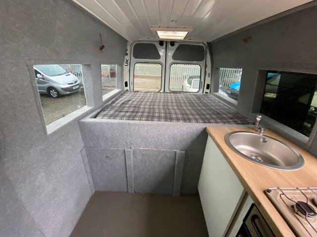Renault Master 2.3 Camper Double Bedovenskylightstove HY15SNF White #3