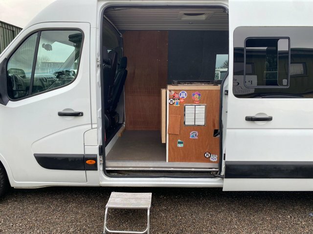 Renault Master 2.3 Camper Double Bedovenskylightstove HY15SNF White #6