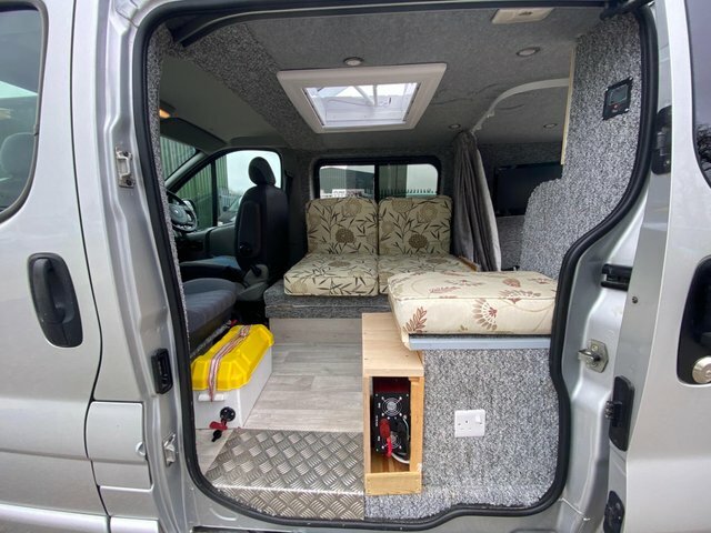 Renault Trafic 2.0 Dci Kitchensinksolarhobdouble Bed LV14UYM Silver #4