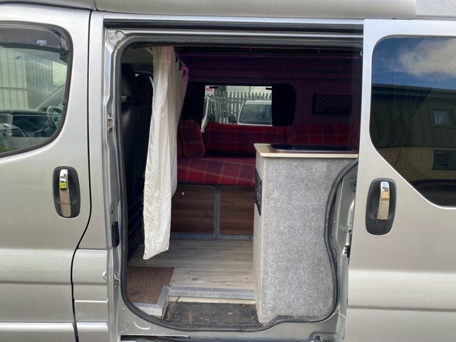 Vauxhall Vivaro Mpv White #44