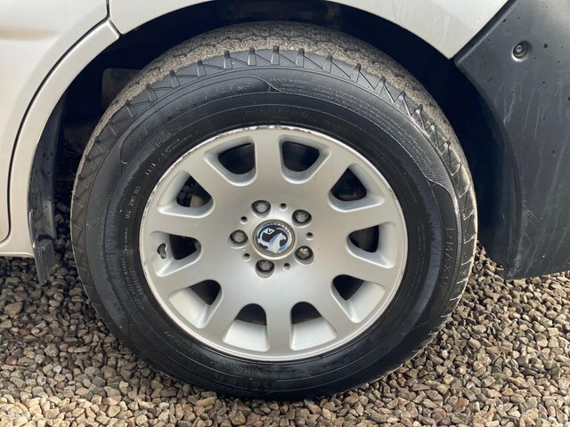 Vauxhall Vivaro Mpv White #79