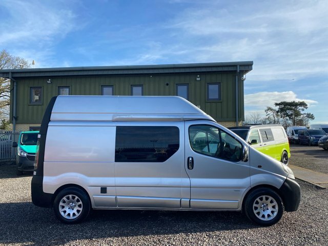 Vauxhall Vivaro Mpv White #76