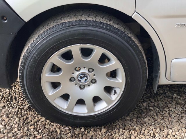 Vauxhall Vivaro Mpv White #77