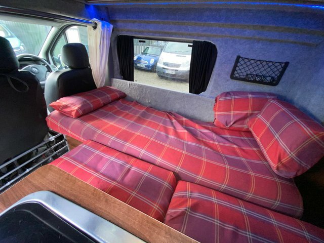 Vauxhall Vivaro Mpv White #68