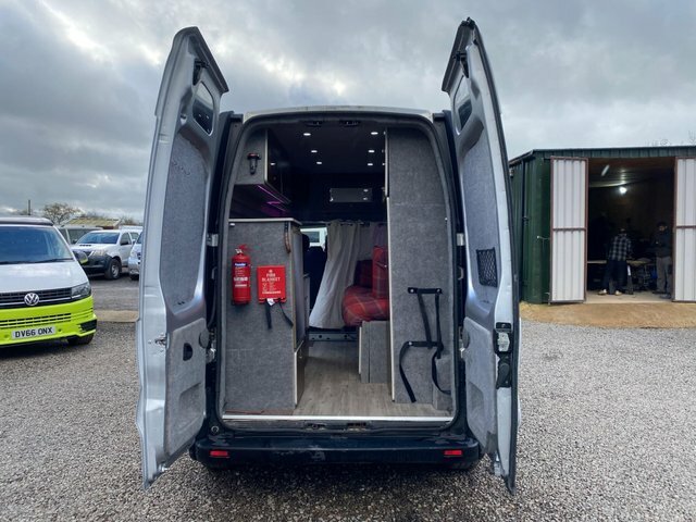 Vauxhall Vivaro Mpv White #3
