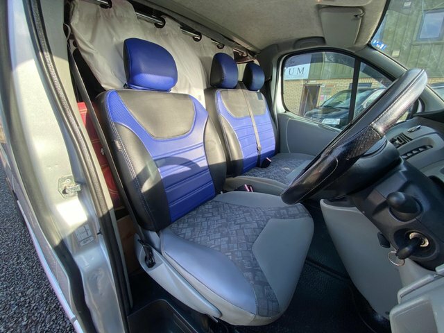 Vauxhall Vivaro Mpv White #26