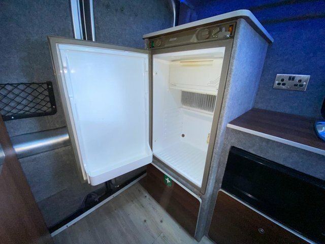 Vauxhall Vivaro Mpv White #4