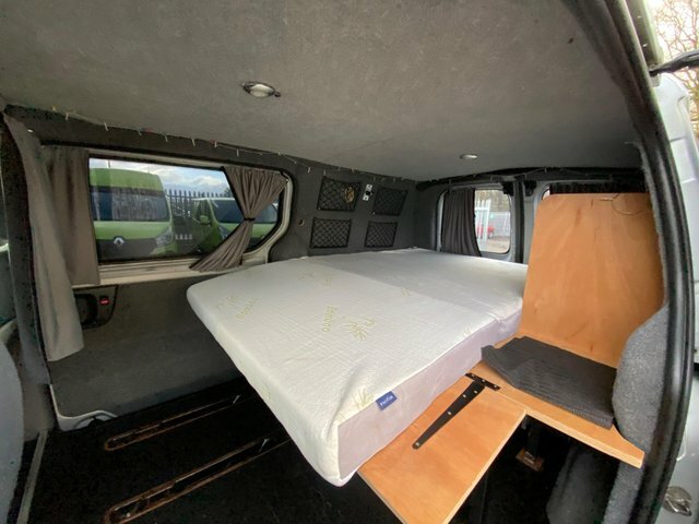 Hyundai iLoad 2.5 Crdi Esp Comfort Crew Van 6Dr 2 Silver #4