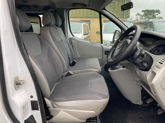 Vauxhall Vivaro Panel Van Silver #32