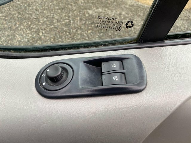 Vauxhall Vivaro Panel Van Silver #38