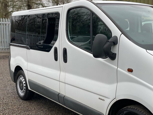 Vauxhall Vivaro Panel Van Silver #25