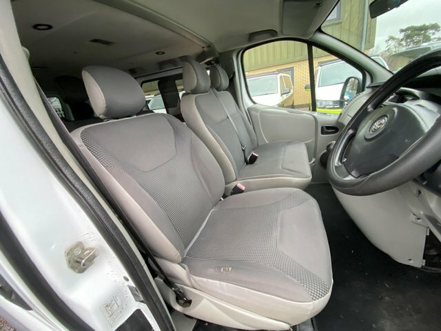 Vauxhall Vivaro 2.0 2900 Cdti 16V Combi Fwd L1 H1 White #2