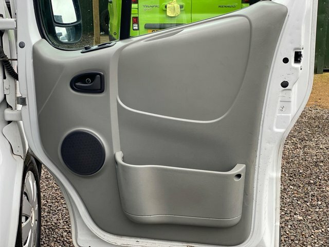 Vauxhall Vivaro Panel Van Silver #39
