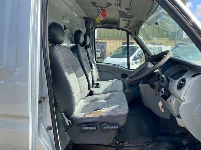 Renault Master 2.5 Td Dci 33 Fwd L2 H2 White #26