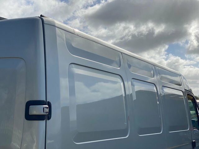 Renault Master 2.5 Td Dci 33 Fwd L2 H2 White #25