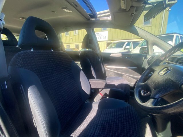 Honda Stream 2.0 I-vtec Se Sport Silver #31