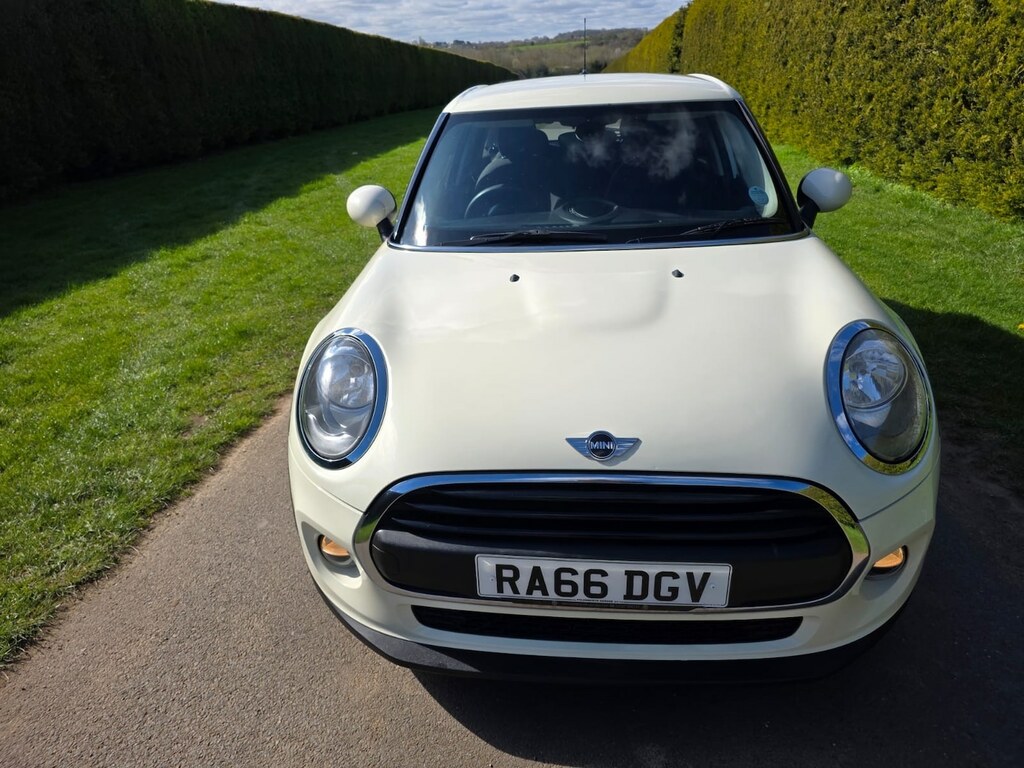 Mini Hatch 1.5 One D RA66DGV White #2