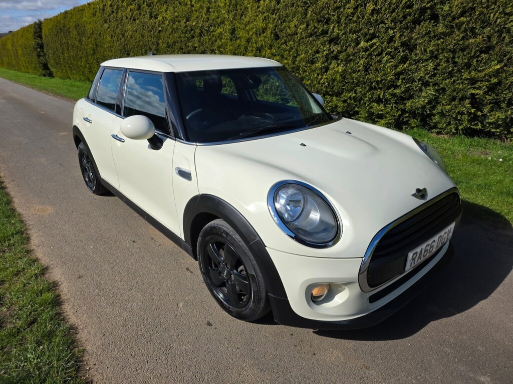 Mini Hatch 1.5 One D White