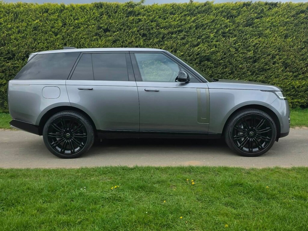Land Rover Range Rover 3.0 D300 Se BL24DJJ #4