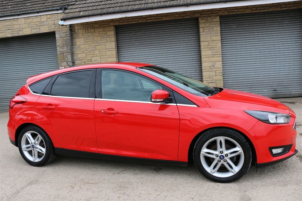 Ford Focus 1.6 Tdci Zetec Euro 5 Ss VK65FKA Red #3