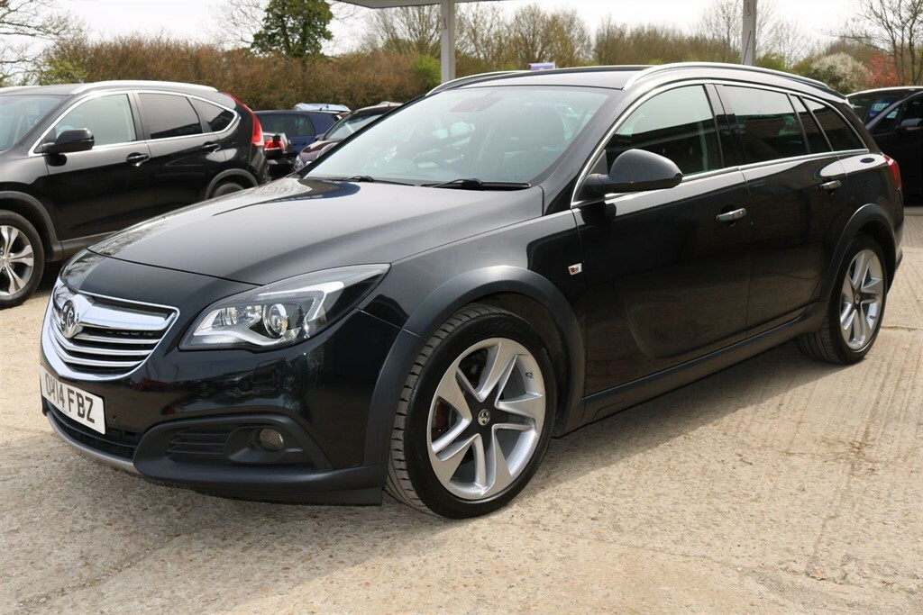 Vauxhall Insignia 2.0 Cdti Biturbo Country Tourer 4Wd Euro 5 OY14FBZ Black #2