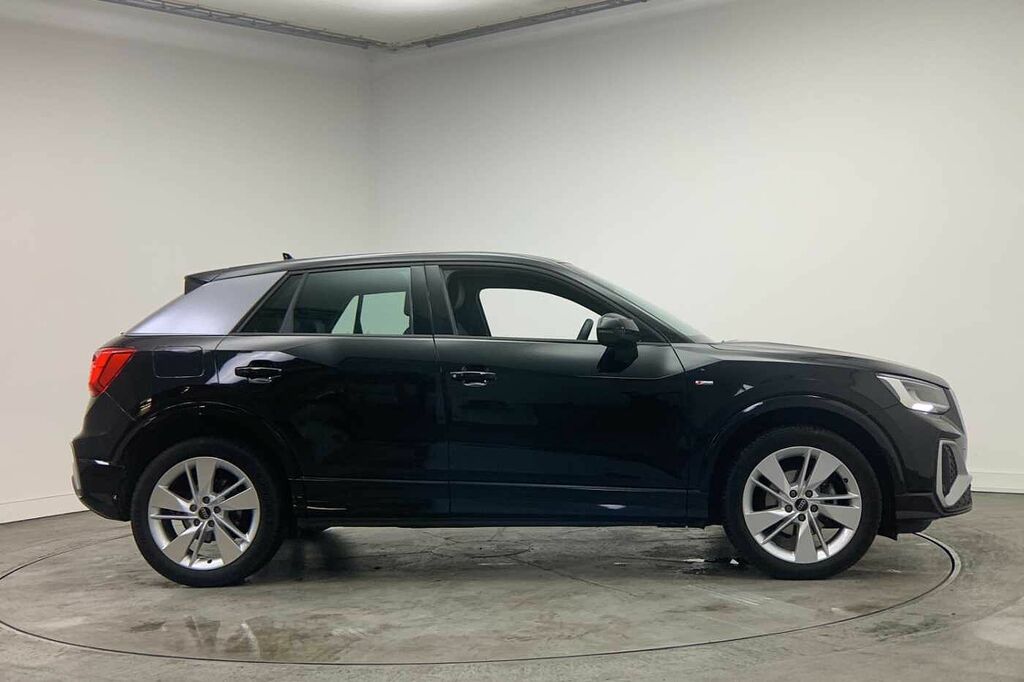 Audi Q2 S Line 35 Tfsi 150 Ps S Tronic - 2023 RF23HBP Black #4