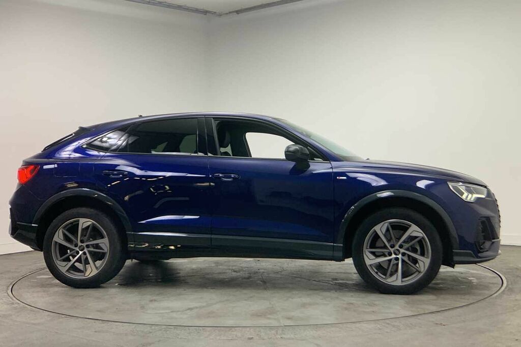 Audi Q3 Black Edition 45 Tfsi E 245 Ps S Tronic - 2023 HG23VKT Blue #4