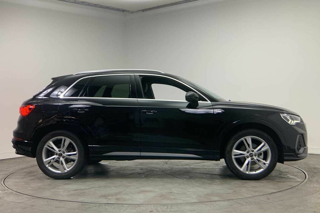 Audi Q3 S Line 35 Tfsi 150 Ps S Tronic - 2025 HJ75NKE Black #4
