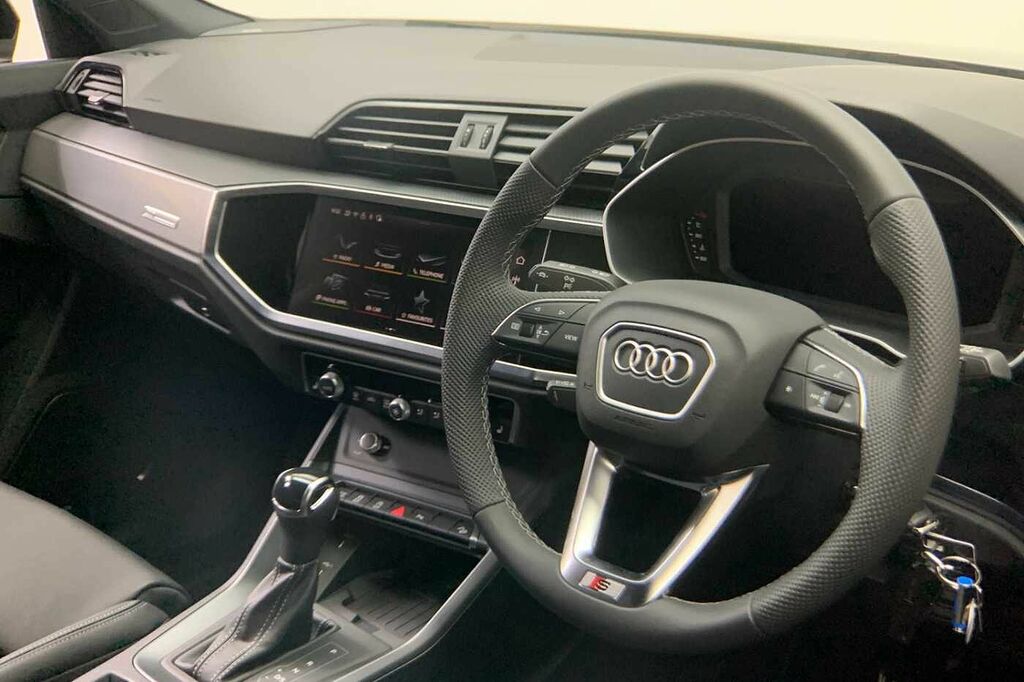 Audi Q3 S Line 35 Tfsi 150 Ps S Tronic - 2025 HJ75NKE Black #6