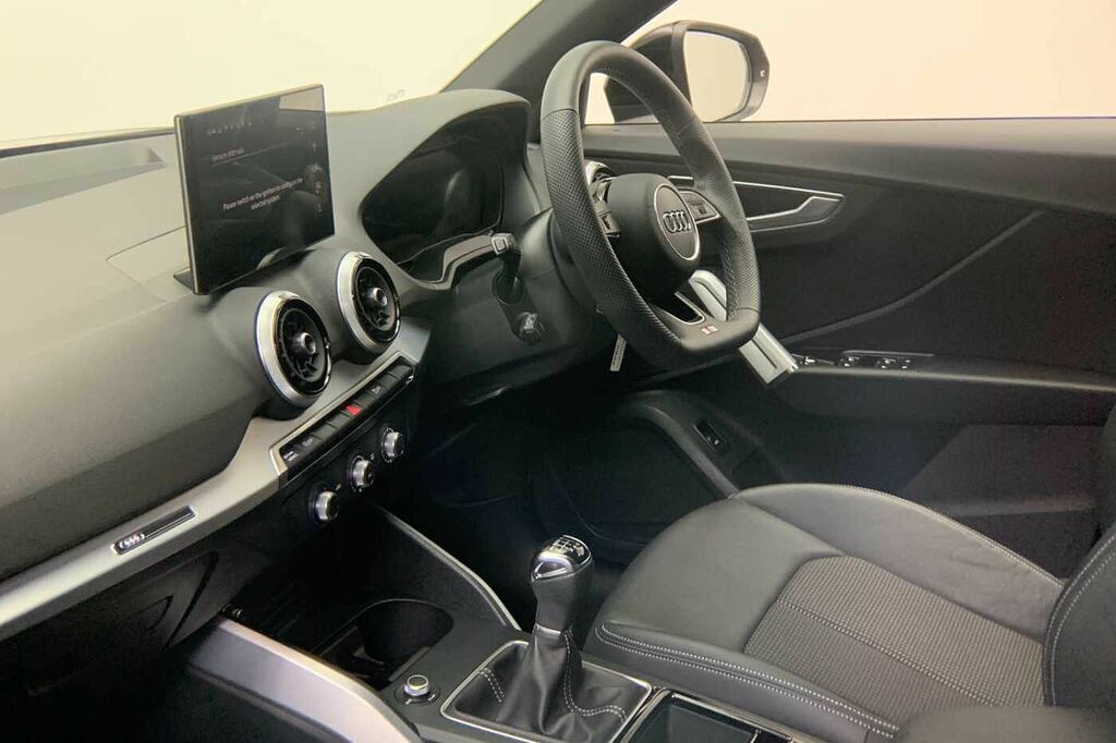 Audi Q2 Black Edition 35 Tfsi 150 Ps 6-Speed - 2025 Black #2