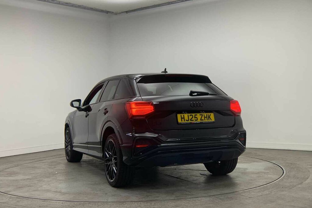 Audi Q2 Black Edition 35 Tfsi 150 Ps 6-Speed - 2025 Black #3