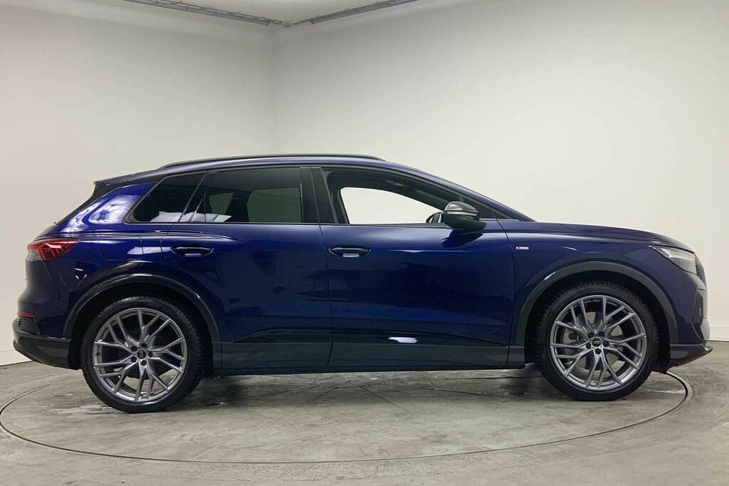 Audi Q4 E Tron Q4 Black Edition 45 E-tron Quattro 210,00 Kw - 202 HJ26XWL Blue #4