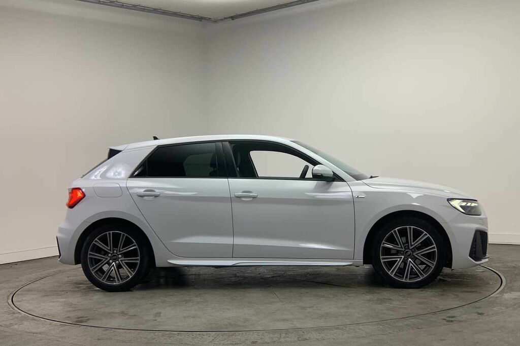 Audi A1 S Line 30 Tfsi 116 Ps 6-Speed - 2024 HG24WAE White #4